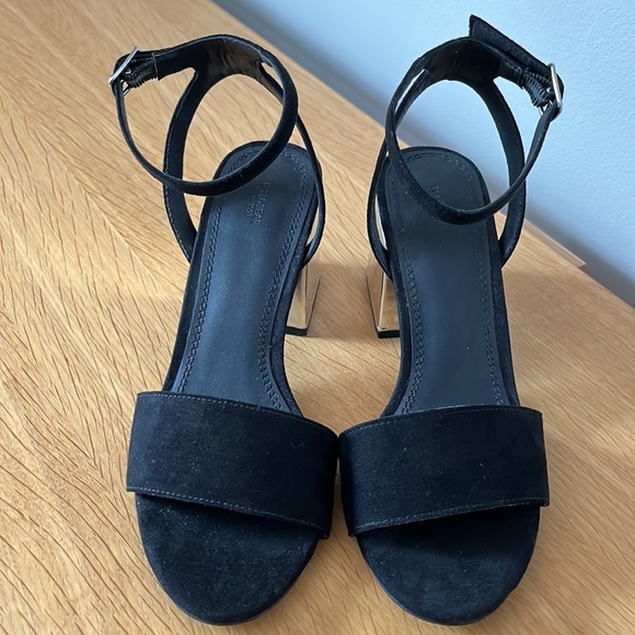 PULL&BEAR mid block heeled sandal NWOT - Picture 1 of 4